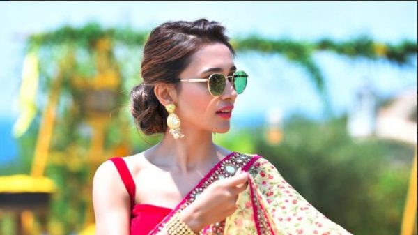 কষ্টে চোখ ভিজছে মিমির