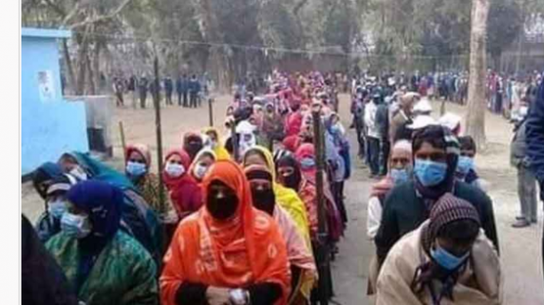 উজিরপুরে ভোটকেন্দ্র স্থানান্তর নিয়ে চরম উত্তেজনা, রক্তক্ষয়ী সংঘর্ষের আশঙ্কা