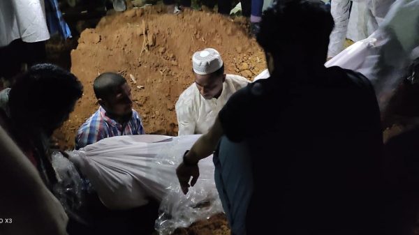 গাজীপুরে নিজ নানা বাড়িতে দাফন করা হয়েছে শিপনকে