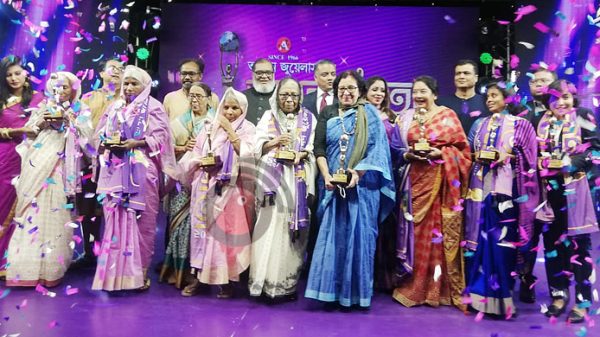 অপরাজিতা সম্মাননা পেলেন ১০ বিশিষ্ট নারী