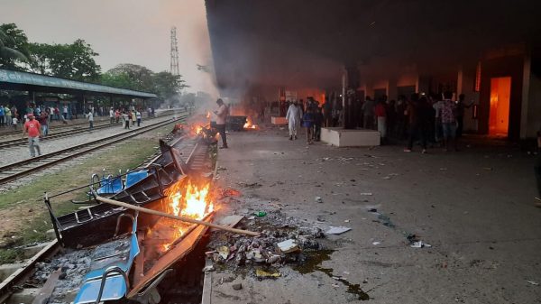 আট ঘণ্টা পর ব্রাহ্মণবাড়িয়ায় ট্রেন চলাচল শুরু
