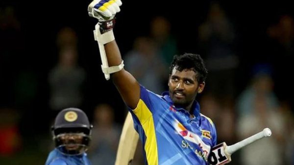 থিসারা পেরেরার তাণ্ডব, এক ওভারে ৬ ছক্কা