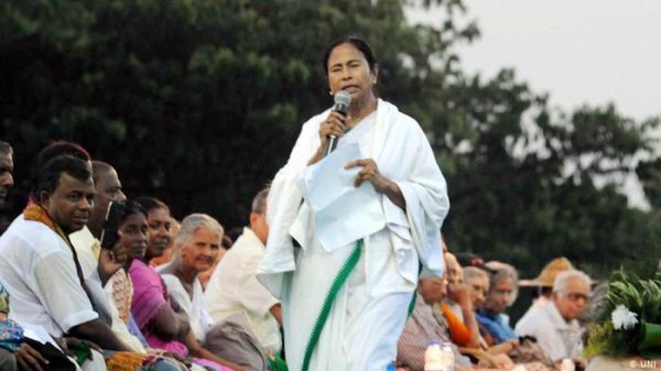 পশ্চিমবঙ্গের রাজনীতিতে নতুন সমীকরণ!