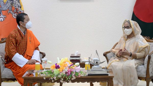 প্রধানমন্ত্রীর সঙ্গে লোটে শেরিংয়ের বৈঠক