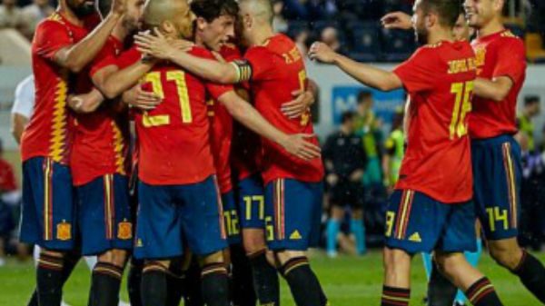 টানা তৃতীয় জয়ে শীর্ষেই ইতালি