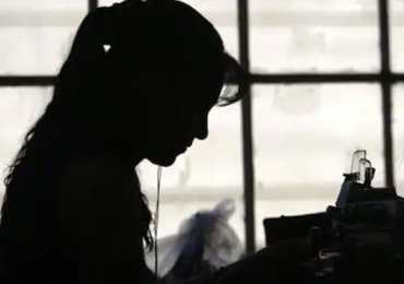 ব্যথা নিয়ে হাসপাতালে গিয়ে বছর ২৫-এর তরুণী জানলেন তিনি ছেলে!