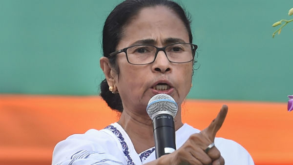 ফের ক্ষমতায় মমতা, বলছে বুথফেরত জরিপ
