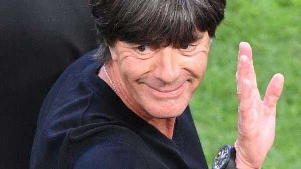 মেসিদের কাঁদানো সেই কোচ দায়িত্ব ছাড়ছেন