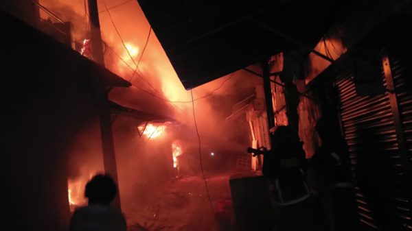 সদরপুরে আগুনে পুড়ল ১৩ কাপড়ের দোকান