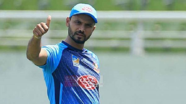 বিসিবি প্রেসিডেন্ট বক্সে ক্রিকেটারদের উলঙ্গ করা হয়: মাশরাফি