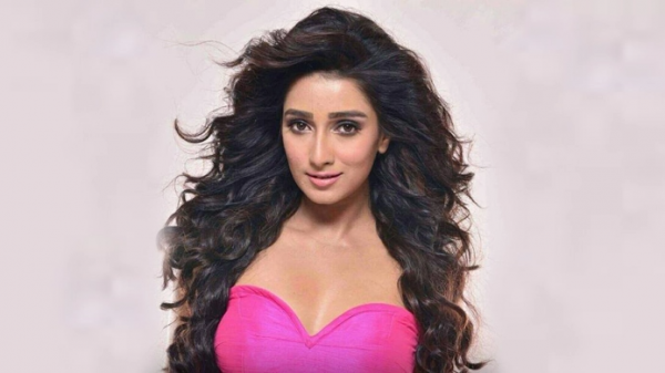 সায়ন্তিকার জমি-বাড়ি নেই, ঋণ প্রায় ৪১ লাখ টাকা!