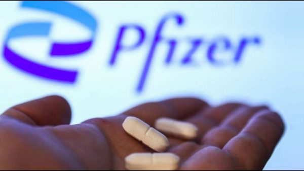 করোনা প্রতিরোধে মুখে খাওয়ার ওষুধ আনছে ফাইজার