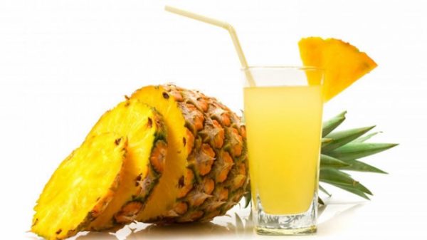 যেভাবে সহজে তৈরি করবেন আনারসের জুস