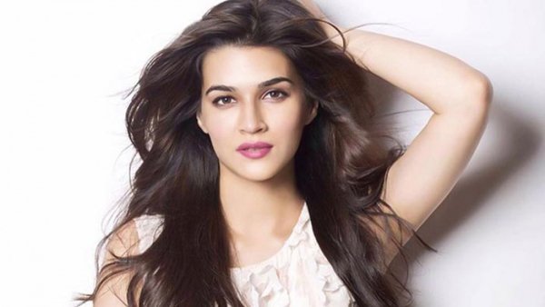 ৫০০ কোটি বাজেটের সীতার জন্য প্রস্তুত কৃতি শ্যানন