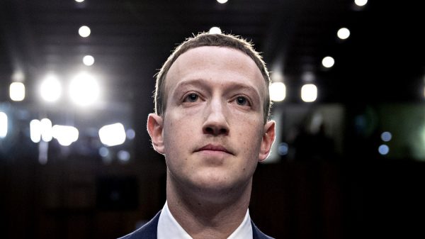 কলম্বিয়ার প্রেসিডেন্টের হেলিকপ্টারে গুলি: জাকারবার্গের সঙ্গে মিলে যাচ্ছে ‘ফেরারি আসামি’র স্কেচ!