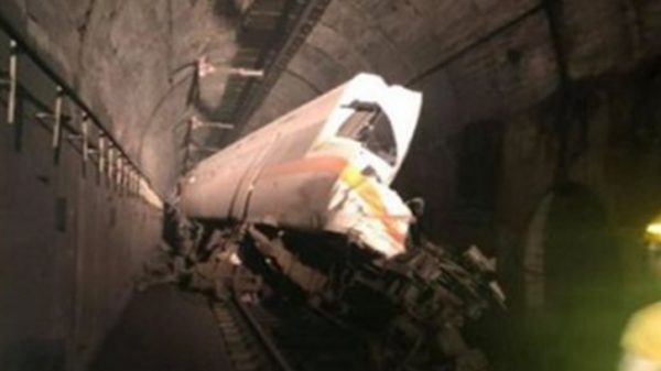 তাইওয়ানে টানেলে লাইনচ্যুত ট্রেন, নিহত ৩৬