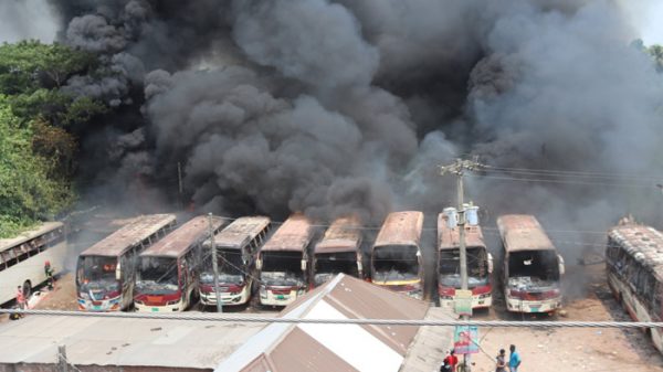 নবাবগঞ্জে বাসস্ট্যান্ডে পুড়ল নয় বাস, ১৫ দোকান