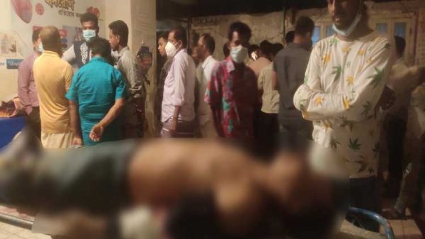 ফরিদপুরে চায়ের দোকানে প্রবাসীকে কুপিয়ে হত্যা