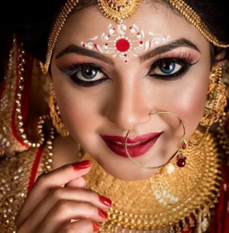 বাঙালির গয়নায় পারস্যের মিনাকারি