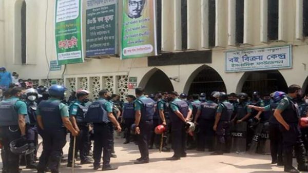 বায়তুল মোকাররম এলাকায় কড়া নিরাপত্তা