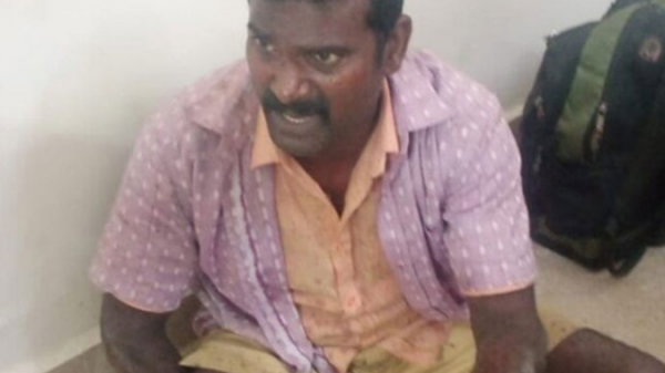 মেয়েকে ধর্ষণের প্রতিশোধ নিতে দুধের শিশুসহ ৬ জনকে হত্যা