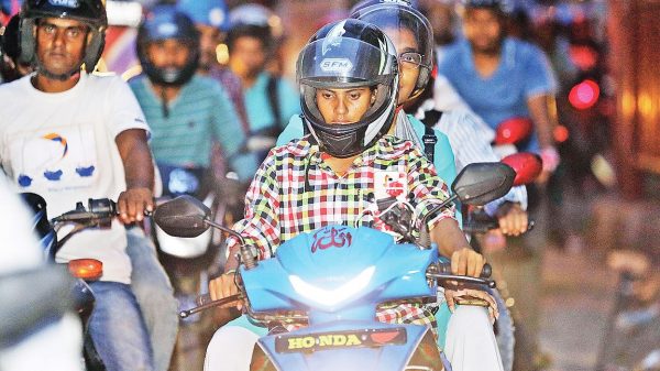 লকডাউনে বাড়ছে রাইডার, কমছে আয়