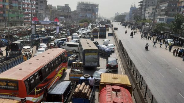 বঙ্গবন্ধু সেতু মহাসড়কে প্রায় ৩০ কিলোমিটার যানজট