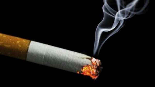 ক'রোনায় সাধারণ সিগারেটের থেকে কতটা ভয়ঙ্কর ই-সিগারেট?