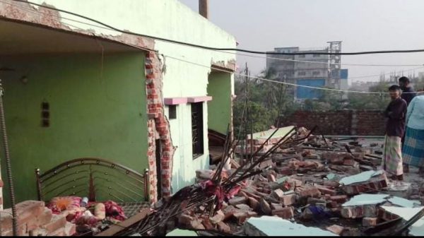 নারায়ণগঞ্জে সেই মসজিদের পাশে বিস্ফোরণে দগ্ধ ১১