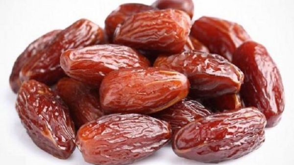 ইফতারে খেজুর ও লবণ পানি দ্রুত শরীর সচল করে