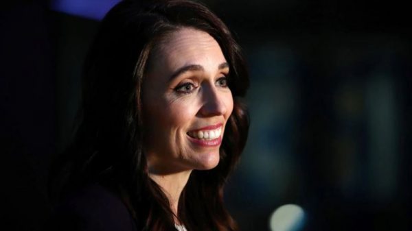 অবশেষে বিয়ের পিঁড়িতে বসছেন জাসিন্ডা