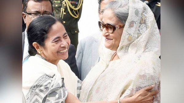 আমরা একে অপরের অত্যন্ত আপন, শেখ হাসিনাকে মমতা