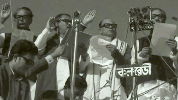 দুর্দিনের কবলে হ্যালো মাইক্রোফোন টেস্টিং