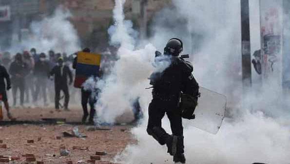 ​থাই প্রধানমন্ত্রীর পদত্যাগের দাবিতে আবারও রাজপথে বিক্ষোভকারীরা