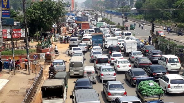 বিধিনিষেধ শিথিলের প্রথম দিন যানজটে নাকাল ঢাকা