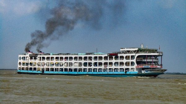 লঞ্চ চলাচলের সময় বেড়েছে