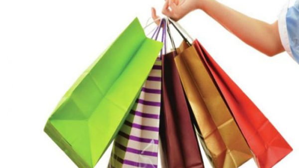 শপিং মলে জমে উঠছে ঈদের কেনাকাটা