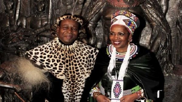 সিংহাসনে আরোহণের মাত্র এক মাস পর জুলু রানির মৃত্যু