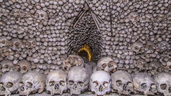 ৭০ হাজার কঙ্কালের গির্জা!