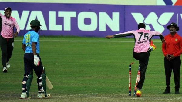 খারাপ আচরণে চ্যাম্পিয়ন হবেন সাকিব!