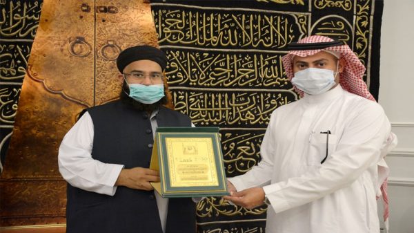 কাবার নতুন গিলাফ তৈরিতে অংশ নিলেন যে আলেম