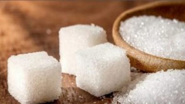 চিনি না লবণ, খেলে বেশি ক্ষতি হয় শরীরের?