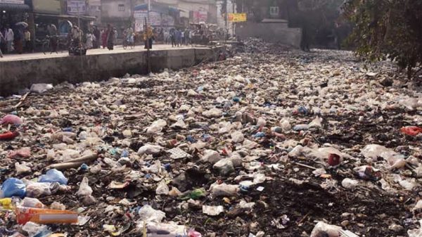 প্লাস্টিক পলিথিনে কর্ণফুলীর সর্বনাশ