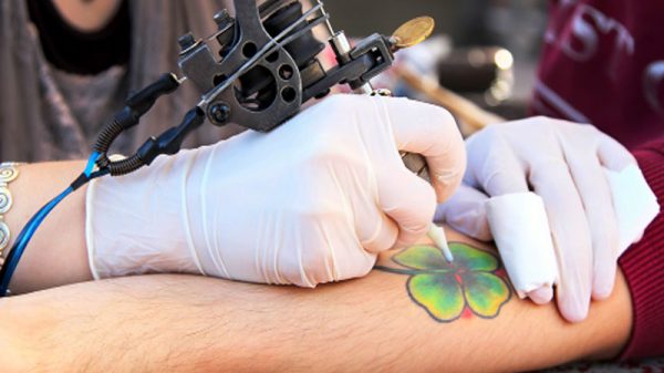 বিশ্বের প্রাচীনতম ট্যাটু আঁকার যন্ত্র আবিষ্কার