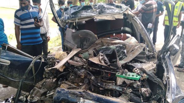 যশোরে ট্রাকের ধাক্কায় ৪ প্রাইভেটকার যাত্রী নিহত