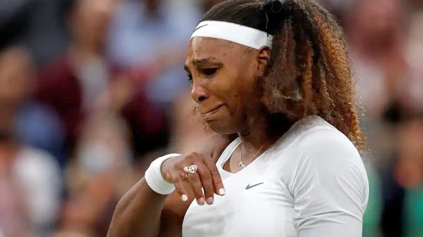 কাঁদতে কাঁদতে উইম্বলডন থেকে সেরেনার বিদায়