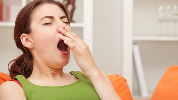 ক্ষণে ক্ষণে হাই ওঠার কারণ ও সমাধান