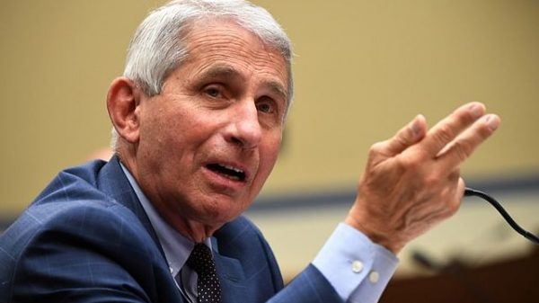 করোনা মোকাবিলায় ভুল পথে হাঁটছে যুক্তরাষ্ট্র: ফাউসি