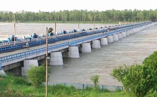 বিপতসীমার ওপরে ৯ নদীর পানি