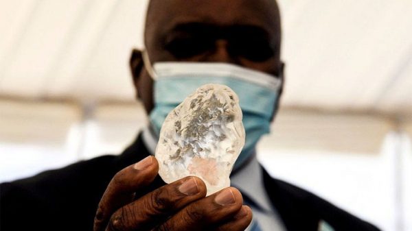 সন্ধান মিলল বিশ্বের তৃতীয় বৃহত্তম হীরার